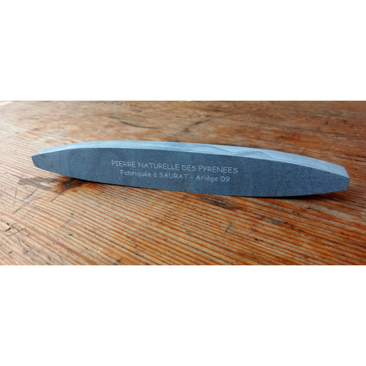 Honing Stone Saurat, Natural | Scytheland