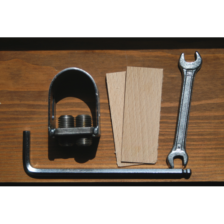 A set for attaching the blade to the snath (ring, Allen key, wrench 8-10, 2 wooden wedges